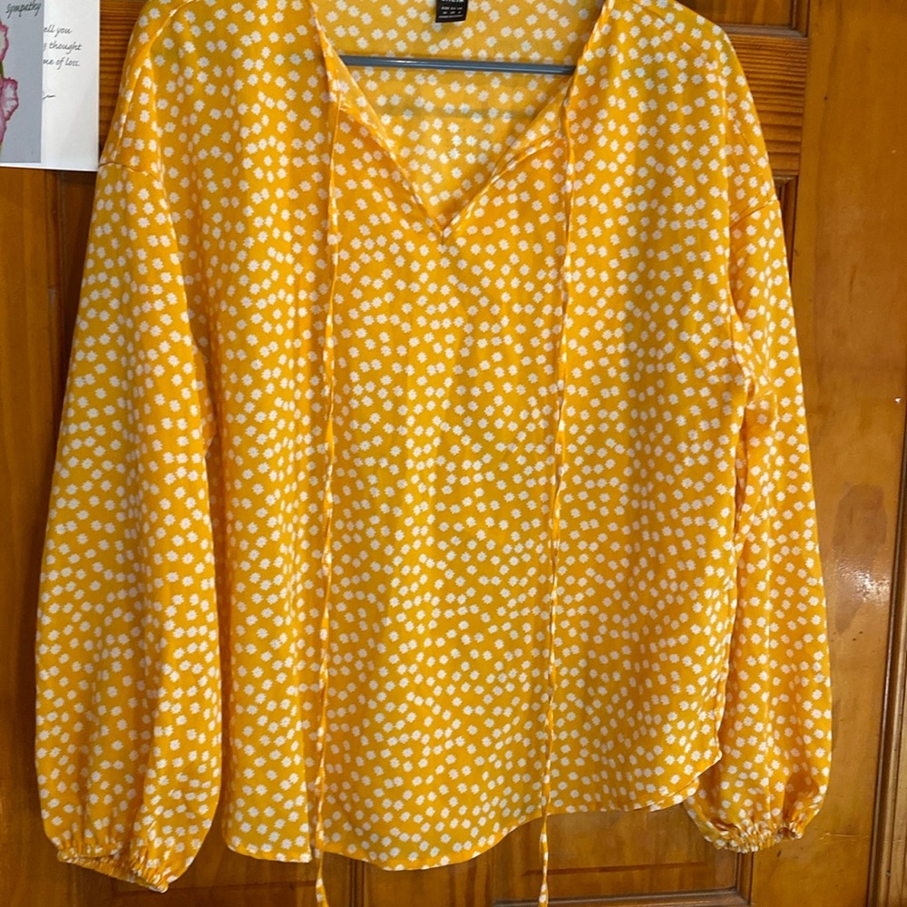 Butter cup & white long sleeve tunic